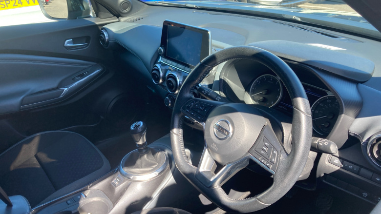 Nissan Juke 1.0 DiG-T N-Connecta 5dr Petrol Hatchback